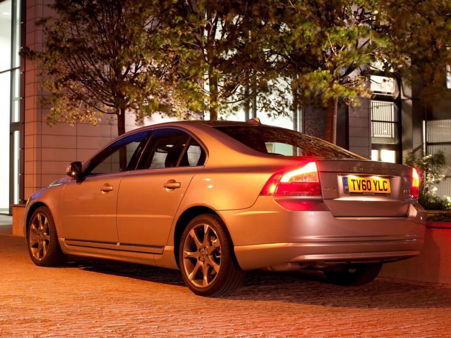  Volvo S80 D3 2009 года  (UK) (фото 6 из 8)